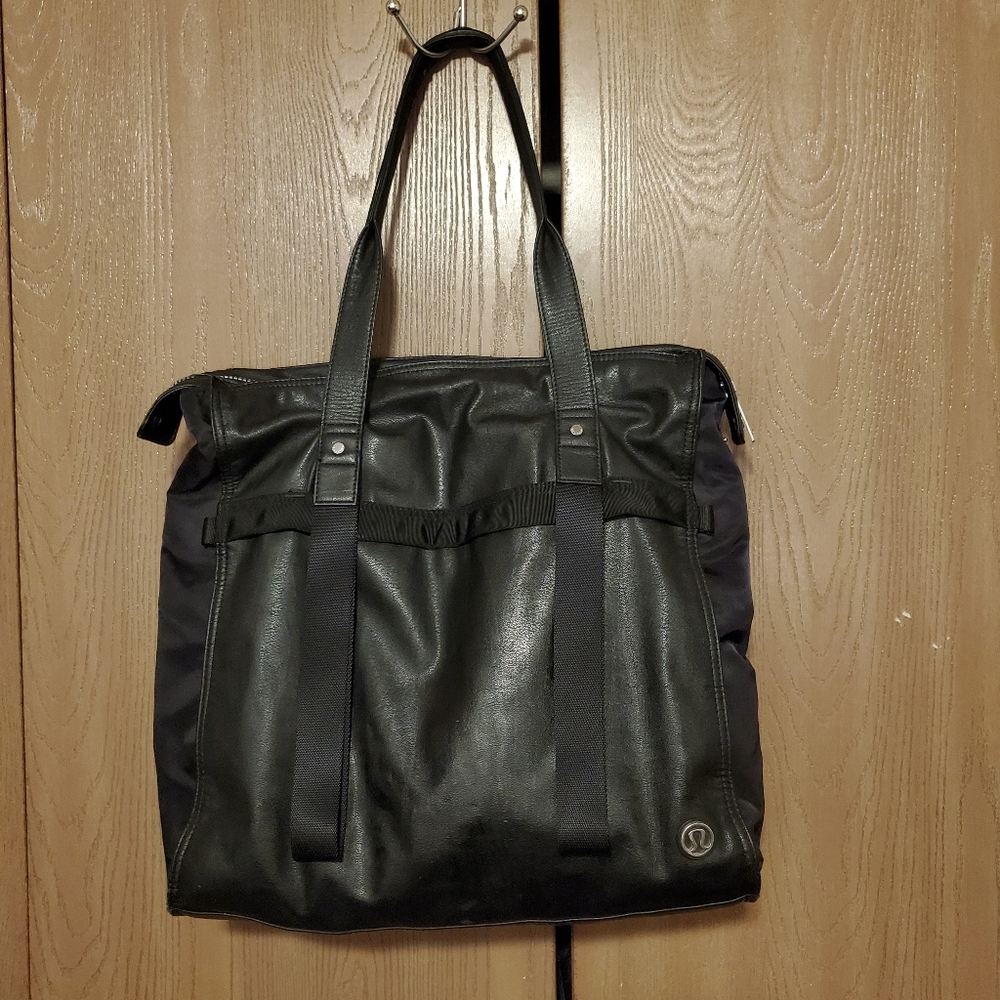 Lululemon Follow Your Bliss Bag Yoga Gym Travel Tote w Shoe Bag Black Metal Logo